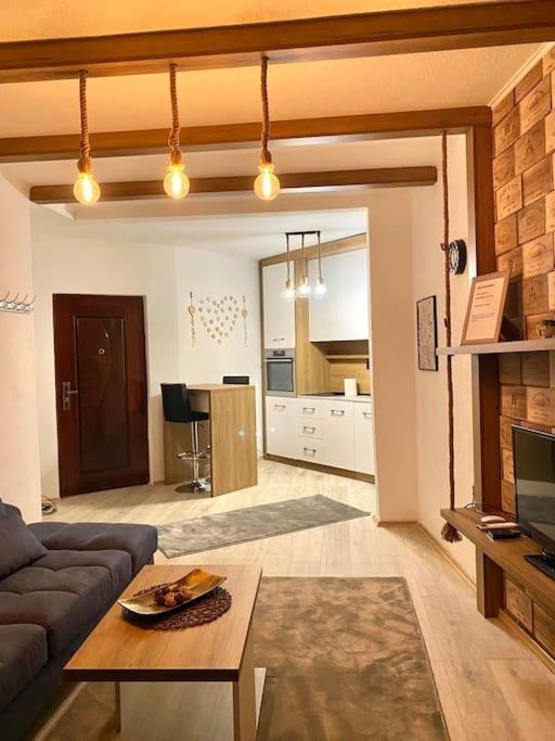 Nessi Apartment Priştine Dış mekan fotoğraf