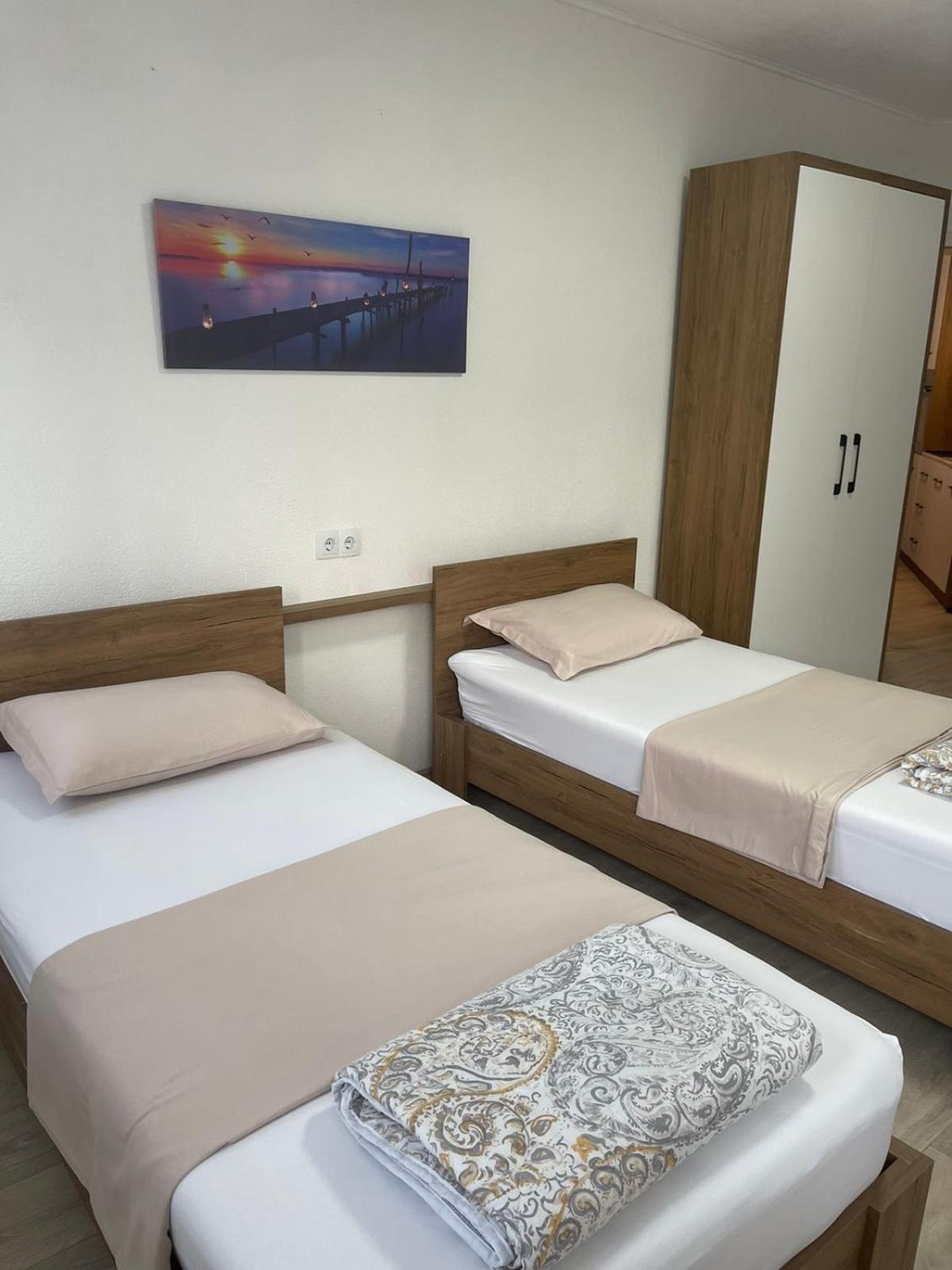 Nessi Apartment Priştine Dış mekan fotoğraf